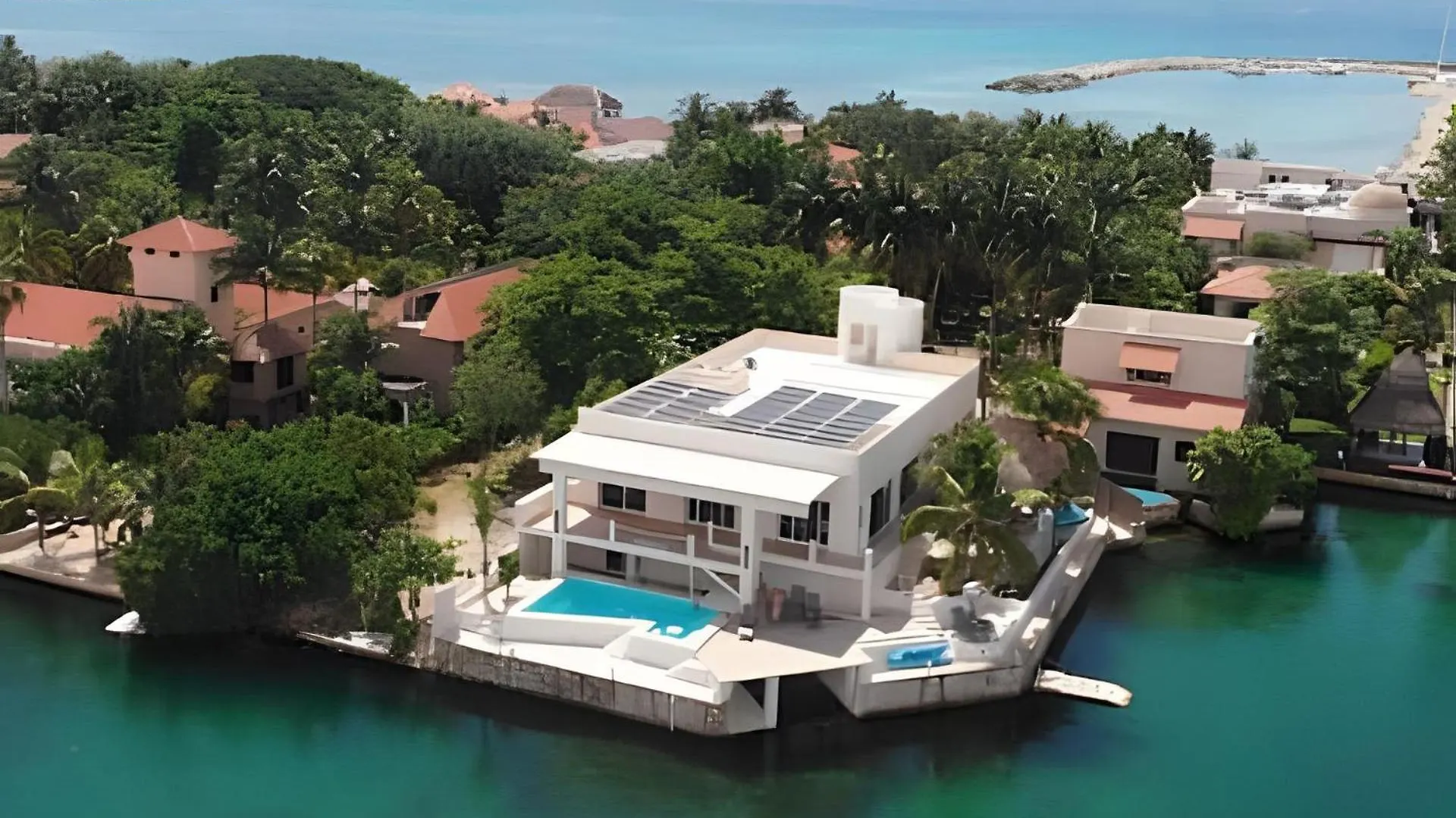 Casa La Torre, Luxury Private Waterfront Villa  Puerto Aventuras