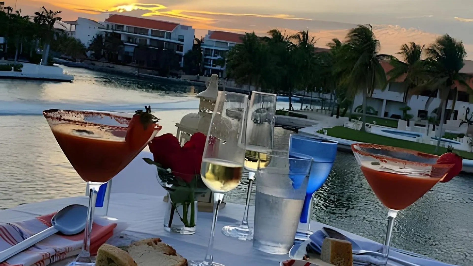 Casa La Torre, Luxury Private Oceanfront Villa Puerto Aventuras