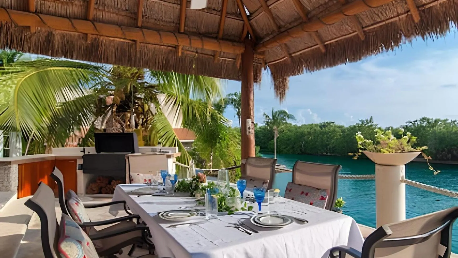 Casa La Torre, Luxury Private Oceanfront Villa Puerto Aventuras