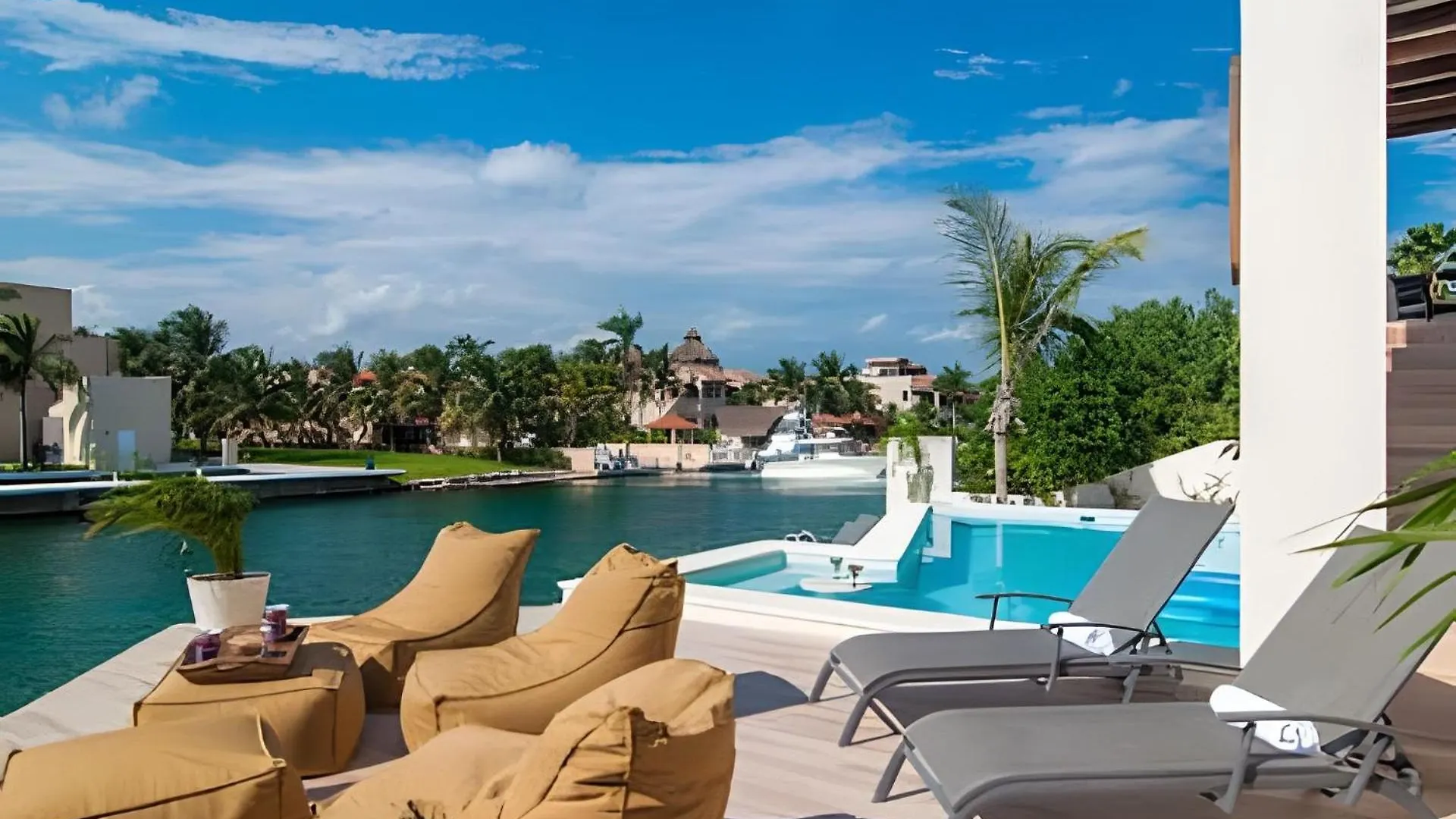 Casa La Torre, Luxury Private Oceanfront Villa Puerto Aventuras