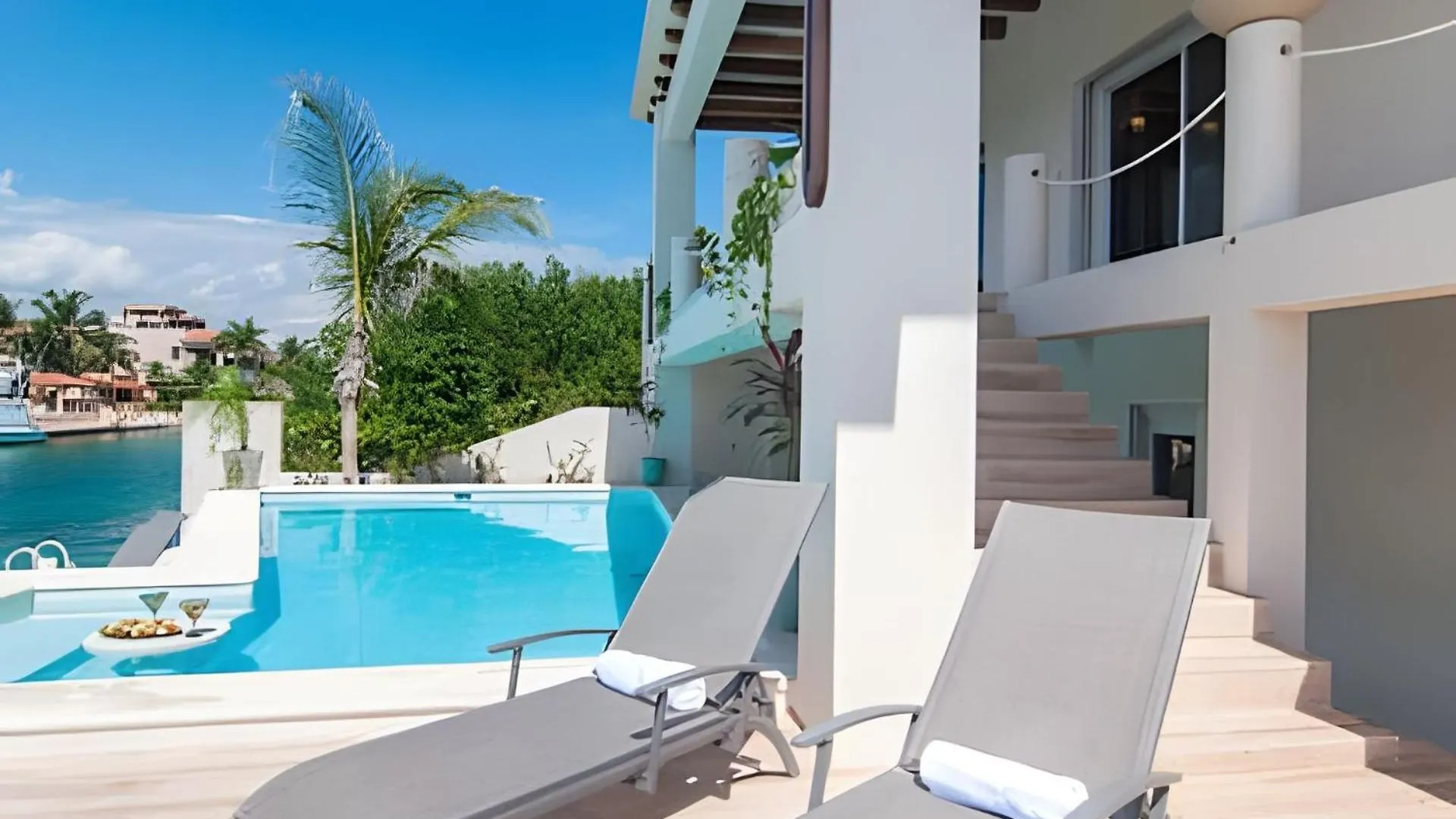 Casa La Torre, Luxury Private Oceanfront Villa Puerto Aventuras