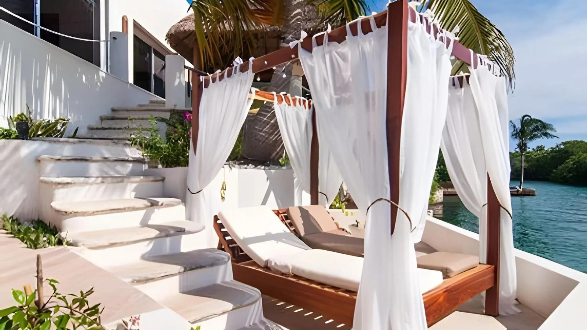 Casa La Torre, Luxury Private Oceanfront Villa Puerto Aventuras