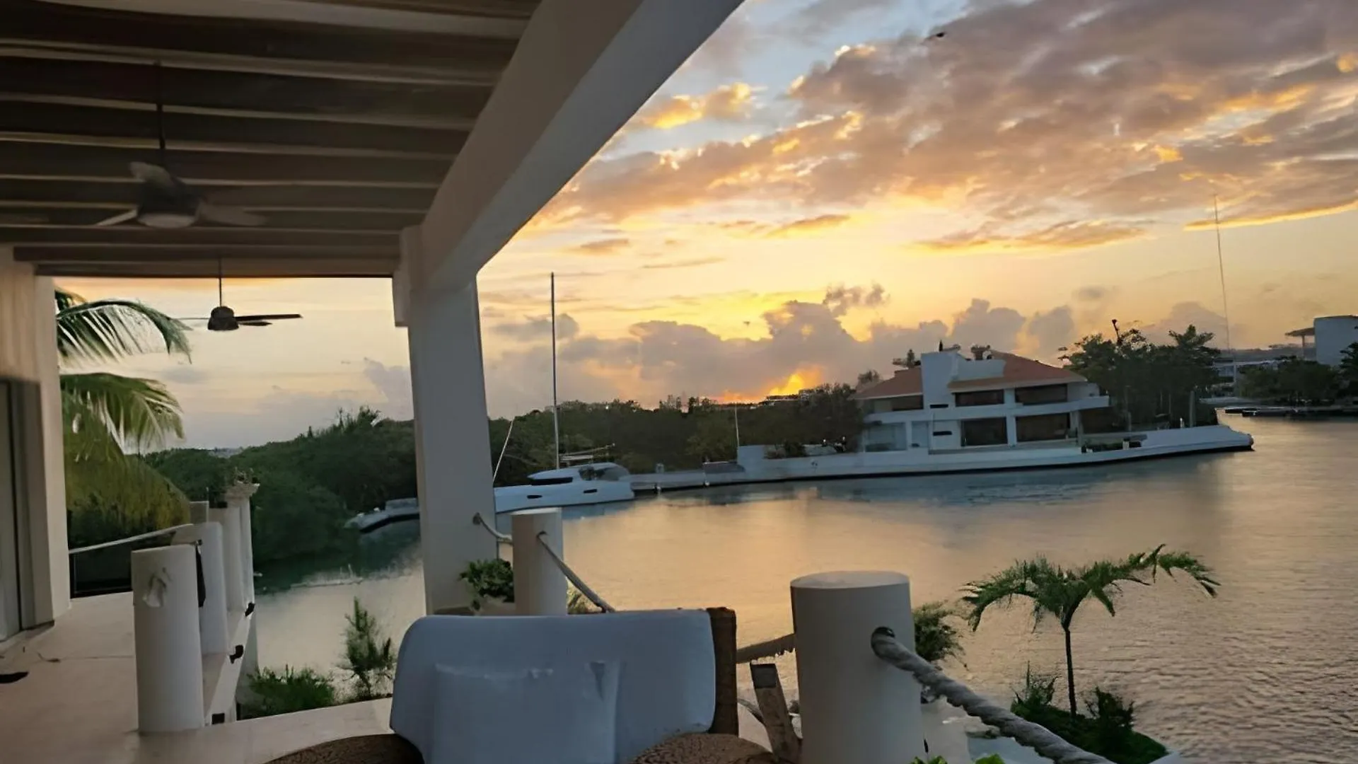 Casa La Torre, Luxury Private Oceanfront Villa Puerto Aventuras Mexiko