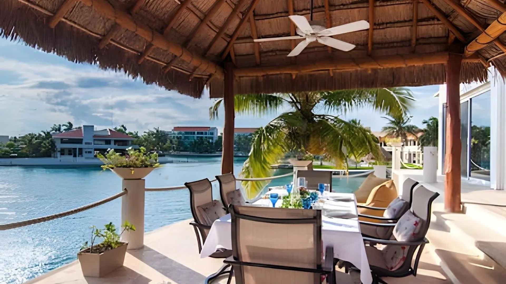 Casa La Torre, Luxury Private Oceanfront Villa Puerto Aventuras Mexiko